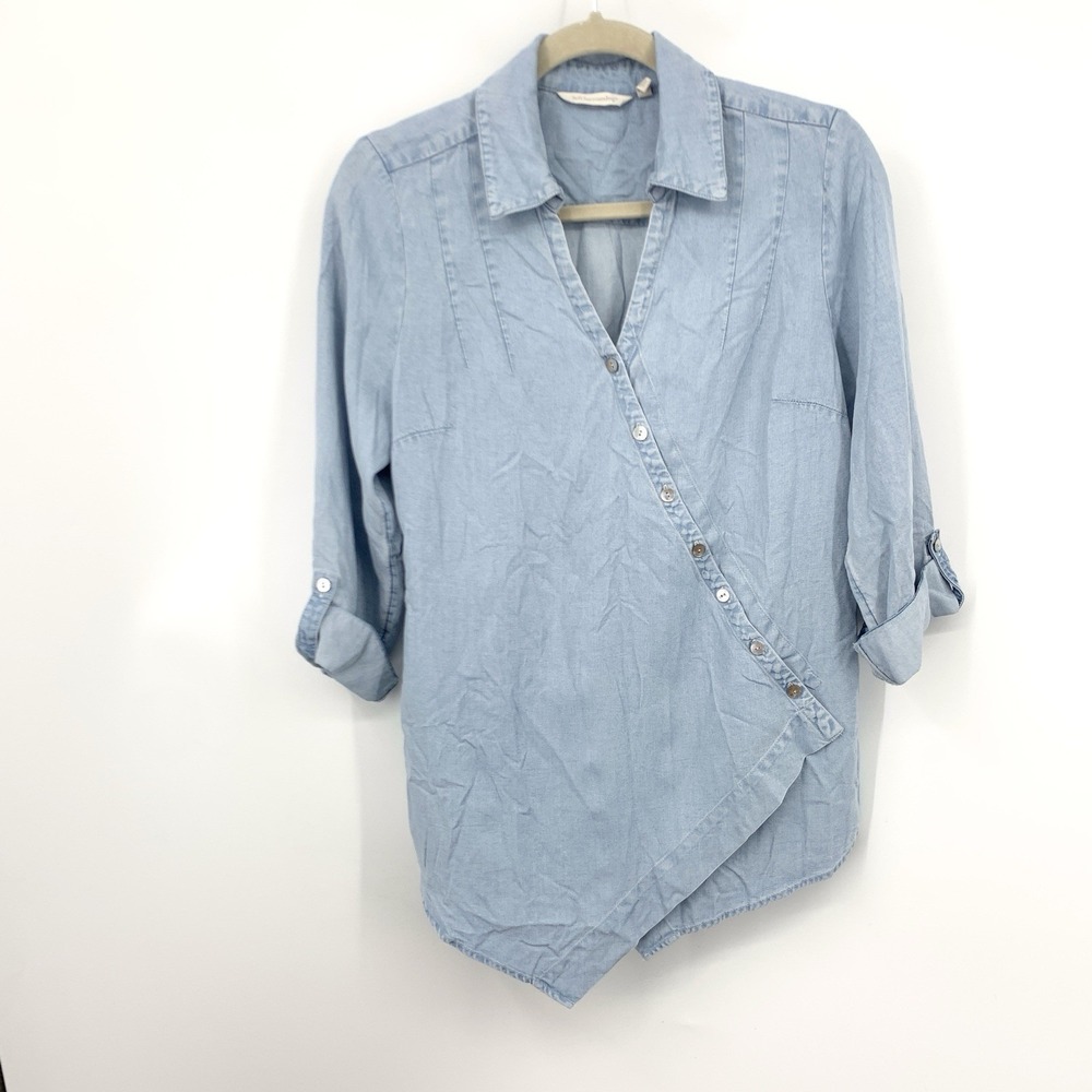 Soft Surroundings Women Size Small Shirt Light Wash‎ Chambray Denim Button Top